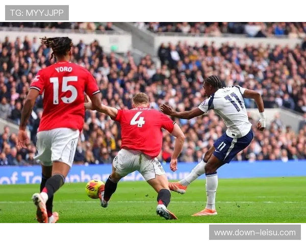 布罗贝伊扳平比分，桑德兰客场绝平热刺